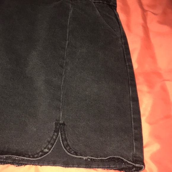 Forever 21 black jean skirt. Size US MEDIUM - Picture 3 of 3
